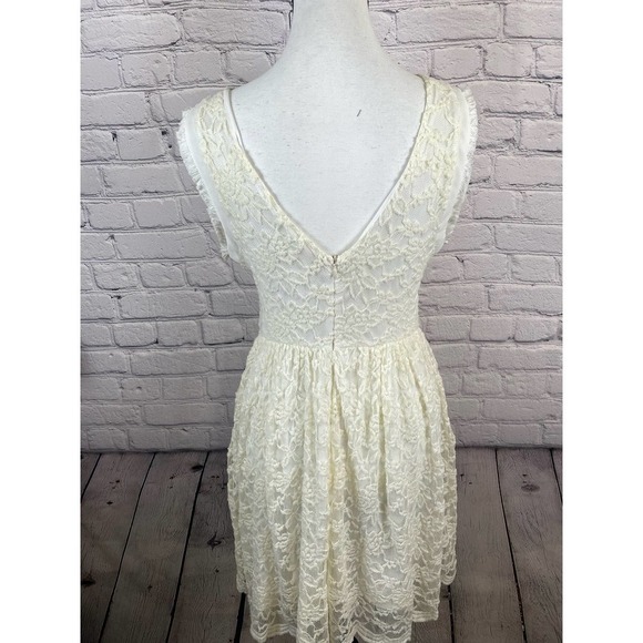 Altar’d State Boho Lace Cream White Dress size Large - Picture 10 of 10
